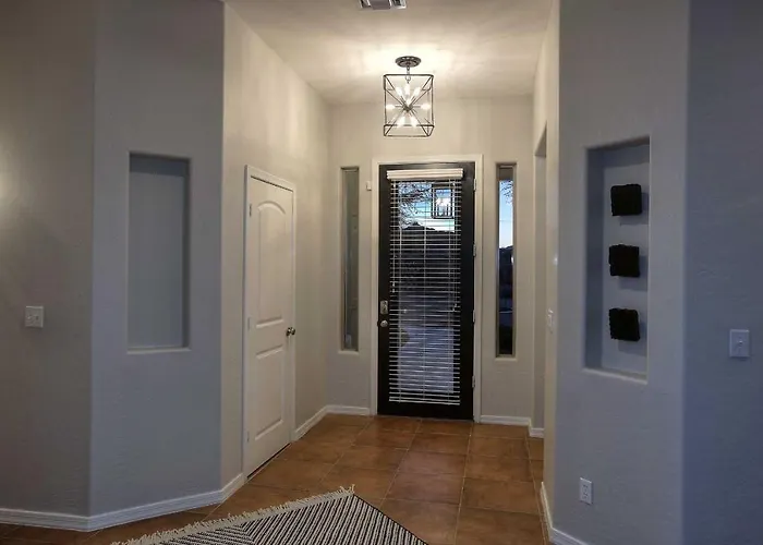 Heated Pool & Game Room! Upscale Holiday home *
