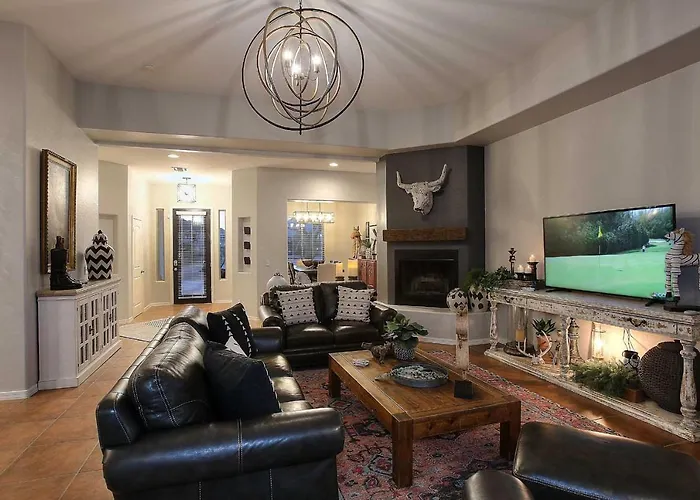 Holiday home Heated Pool & Game Room! Upscale *