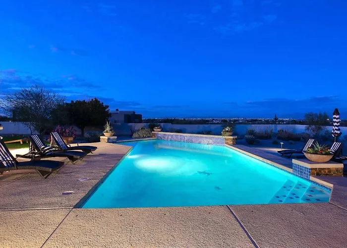 Holiday home Heated Pool & Game Room! Upscale *