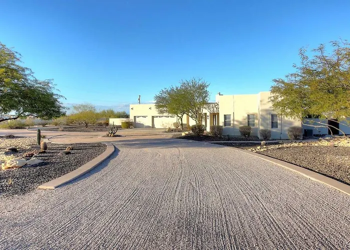 Heated Pool & Game Room! Upscale Holiday home *