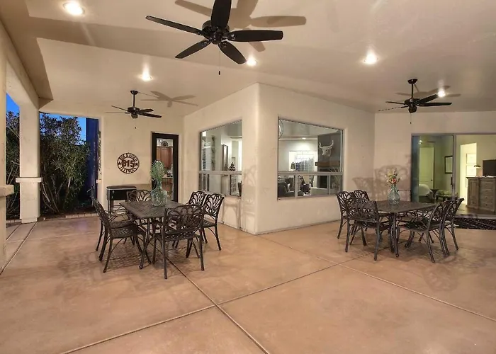 Holiday home Heated Pool & Game Room! Upscale Queen Creek