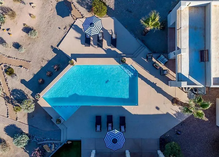 Heated Pool & Game Room! Upscale